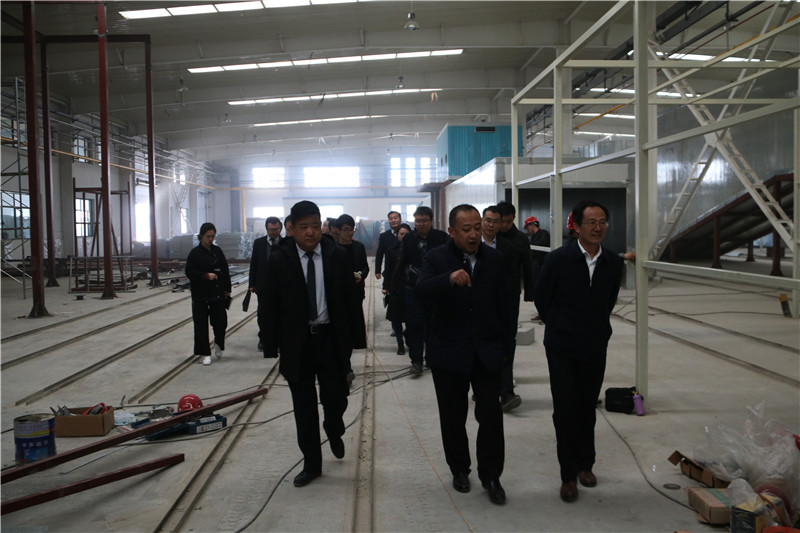 兰州市委常委、新区党工委书记杨建忠参观考察工贸集团三厂建设情况